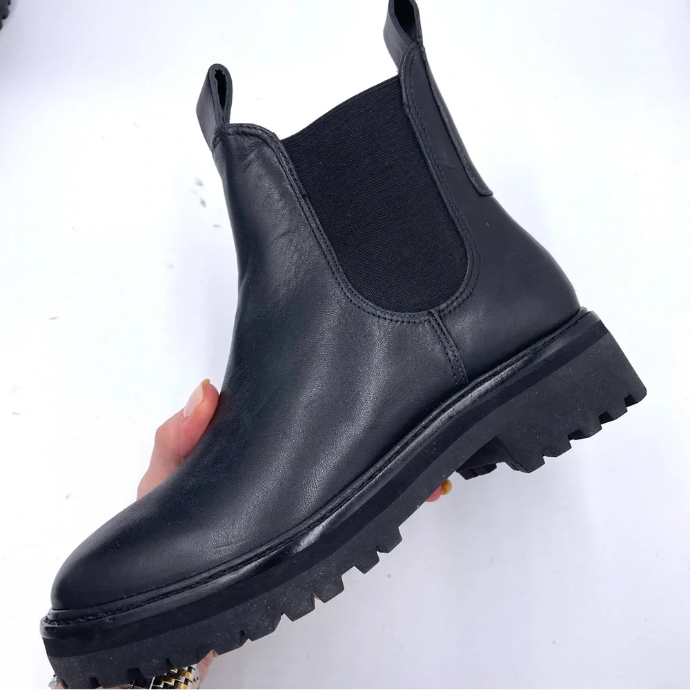 NEW Everlane Black Leather Lug Sole Chelsea Bootie in‎ Size 5.5 - Picture 8 of 14